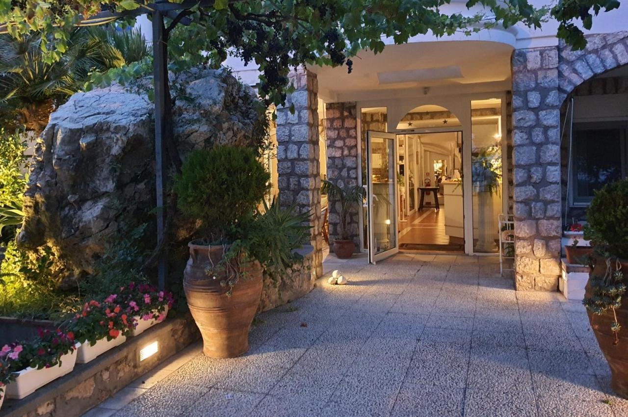 Hotel Nautilus Capri Bagian luar foto